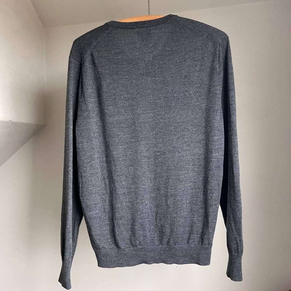 J.Crew 100% Merino Wool V-Neck Sweater Gray Minimalist Size‎ Medium - Picture 7 of 9